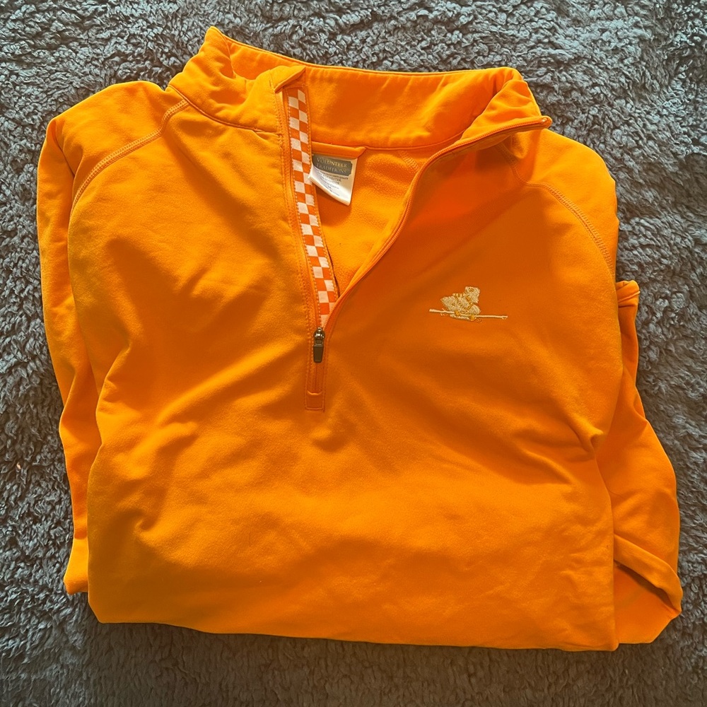 Volunteer Traditions Quarter Zip size Medium